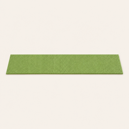 Neko Kizu – Vert / S – 30 × 9 cm – bande griffoir adhésive sur fond beige