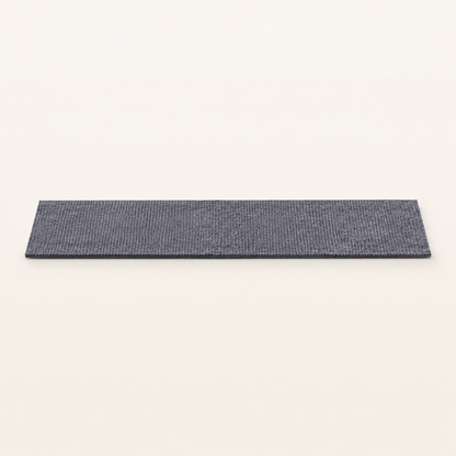 Neko Kizu – Gris / S – 30 × 9 cm – bande griffoir adhésive sur fond beige